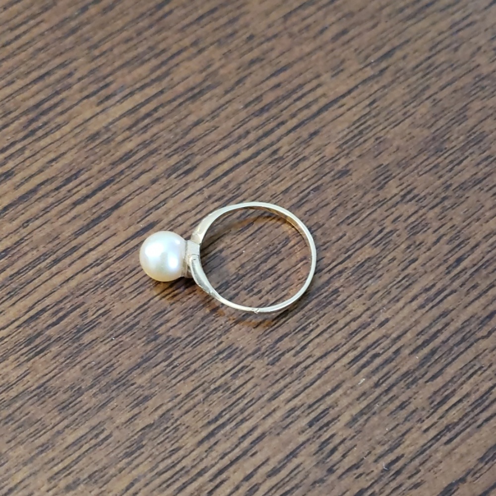 Pearl Ring